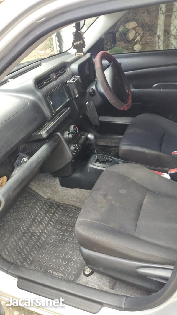 Toyota Probox 1,5L 2016-5