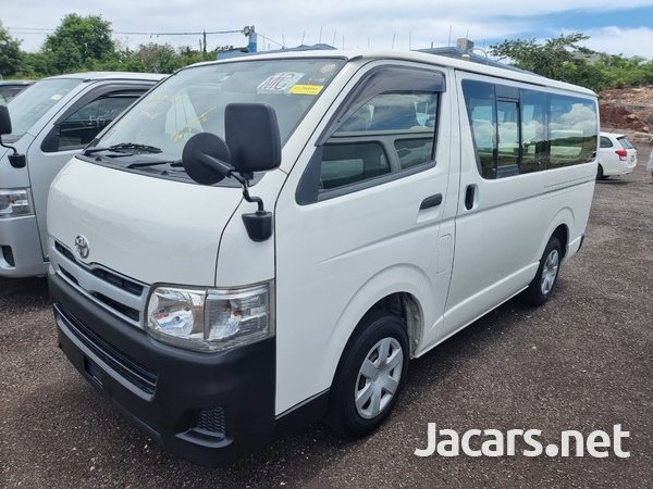 Toyota Hiace 2,0L 2014-5