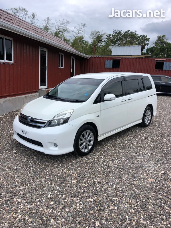 Toyota Isis 1,8L 2011-3