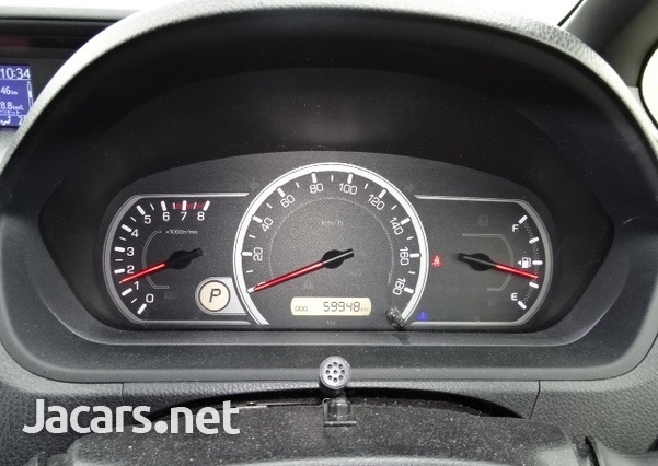 Toyota Voxy 2,0L 2017-5