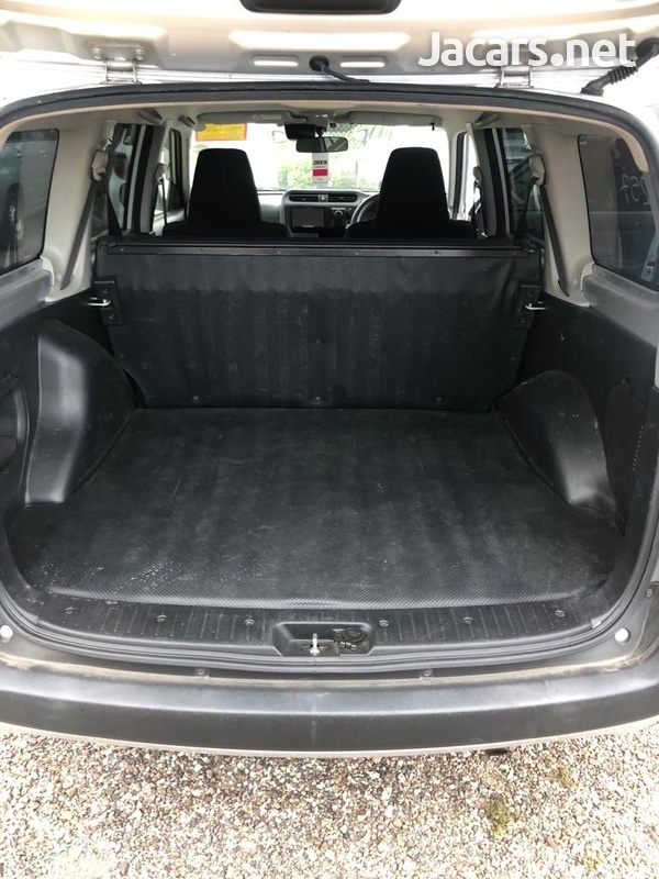 Toyota Probox 1,5L 2017-8