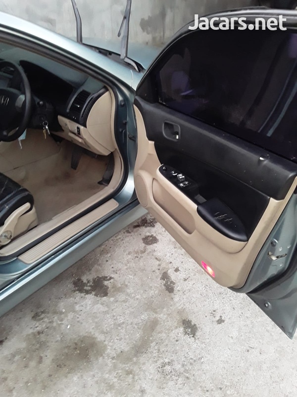 Honda Accord 2,3L 2002-7