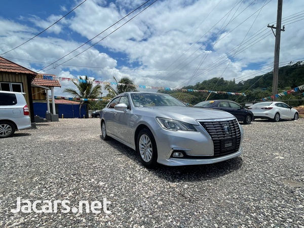 Toyota Crown 2,5L 2016-1