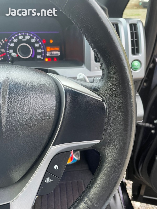 Honda Stepwgn Spada 2,0L 2013-14