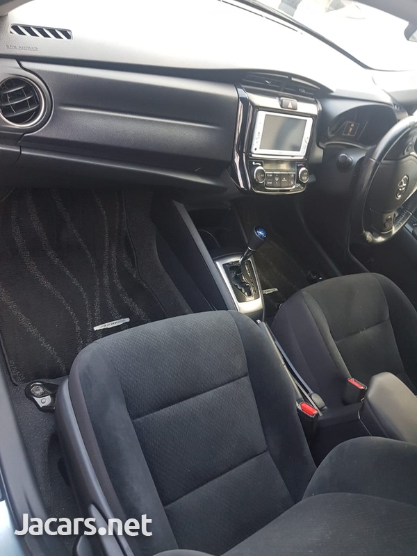 Toyota Axio 1,5L 2014-5
