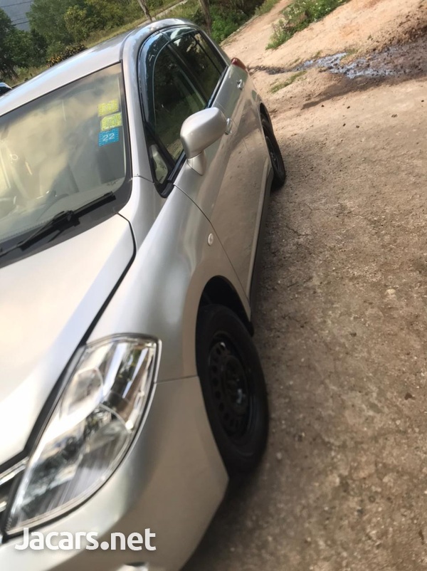 Nissan Tiida 1,5L 2012-6