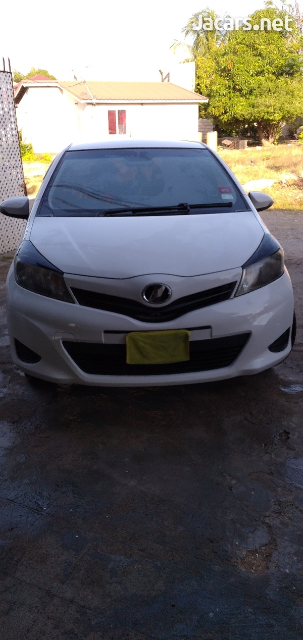 Toyota Vitz 1,0L 2012-6