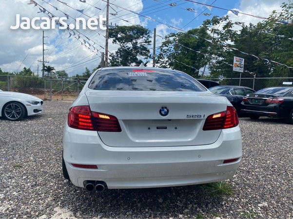 BMW 5-Series 2,5L 2015-5