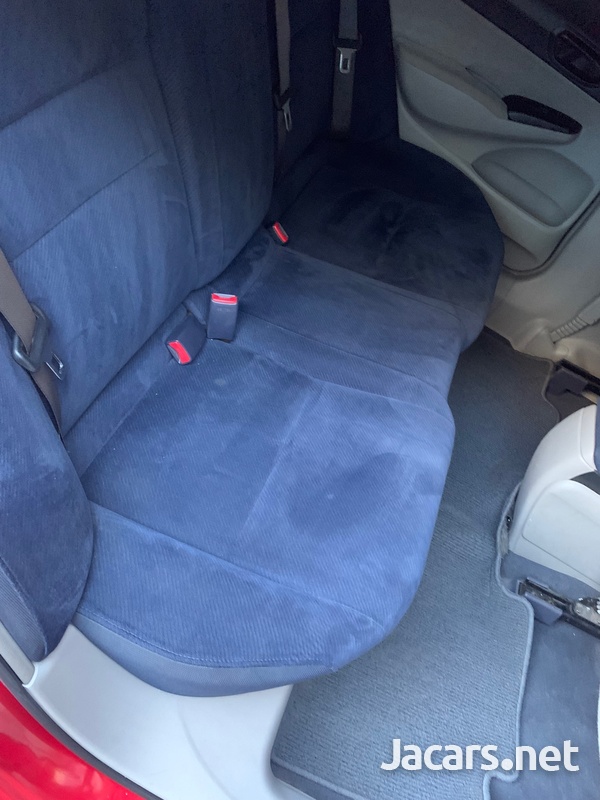 Honda Civic 1,8L 2010-7