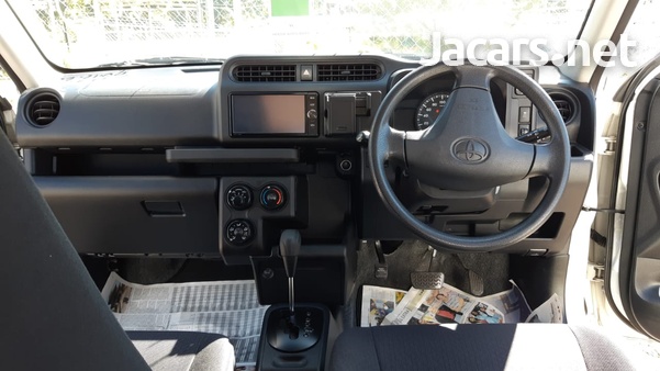 Toyota Probox 1,5L 2017-5