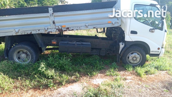 2008 Hino Tipper Truck-3