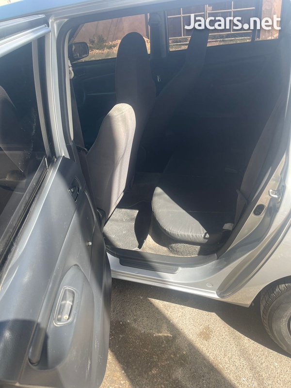 Toyota Probox 1,5L 2013-12