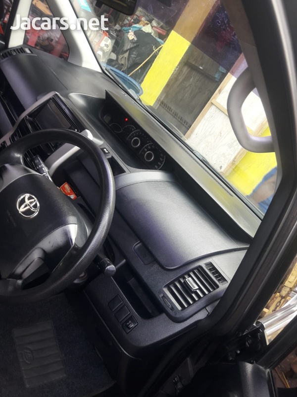 Toyota Voxy 3,1L 2011