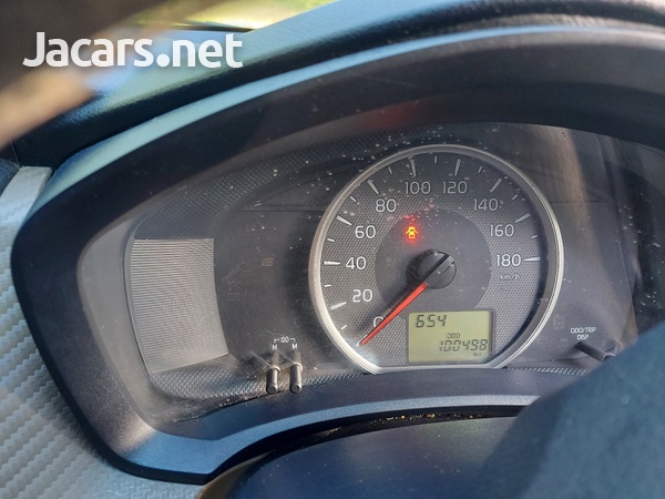 Toyota Axio 1,8L 2014-4