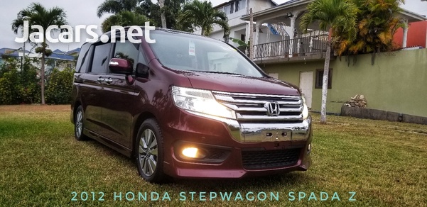 Honda Stepwgn Spada 2,0L 2012-3