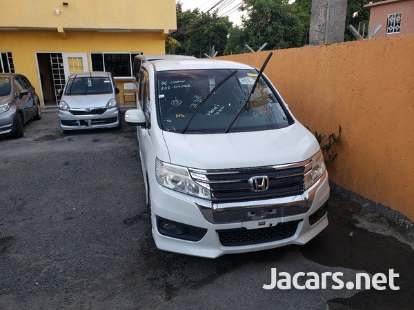 Honda Stepwgn Spada 2,0L 2013-15