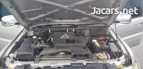 Mitsubishi Pajero 2,5L 2008-3
