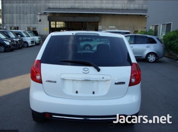 Mazda Verisa 2,0L 2013-3