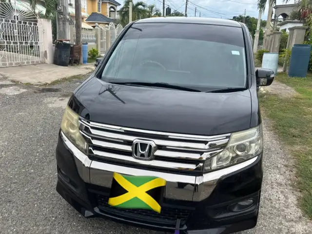 2015 Honda Stepwagon, Clarendon