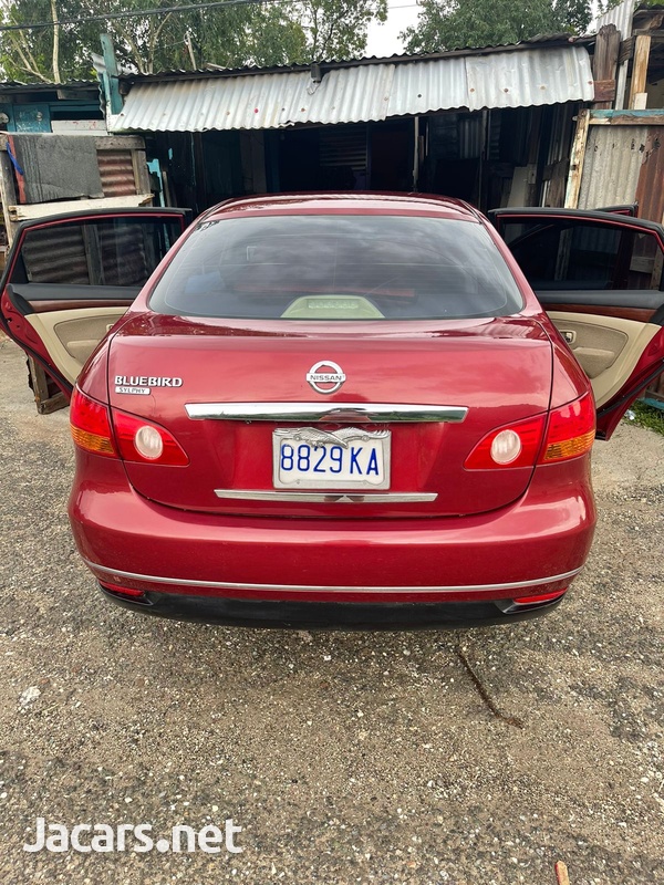 Nissan Bluebird 2,0L 2012-4