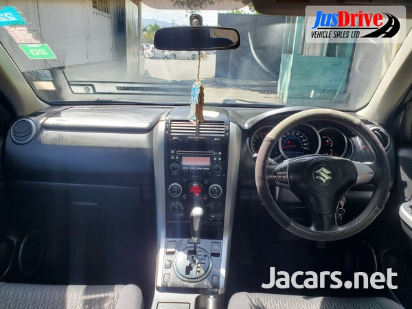 Suzuki Grand Vitara 2,0L 2013-9