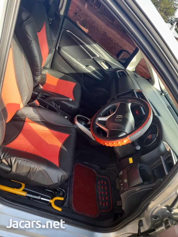 Honda Fit 1,3L 2015-9