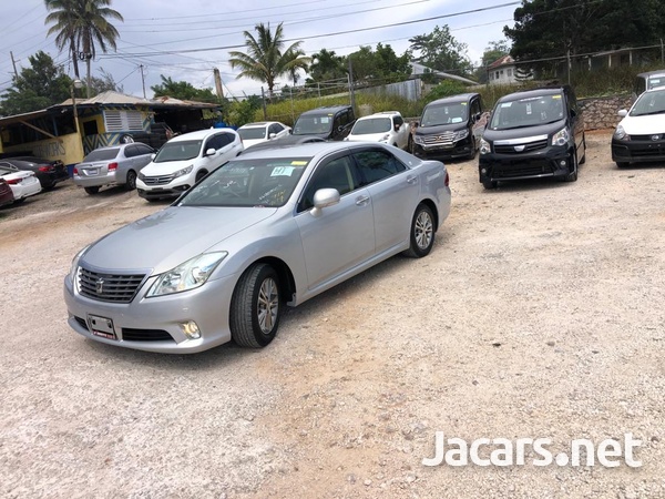 Toyota Crown 2,5L 2013-8