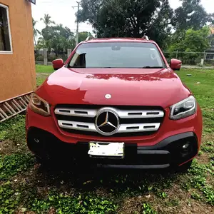 Mercedes Benz Pick up, Saint Catherine