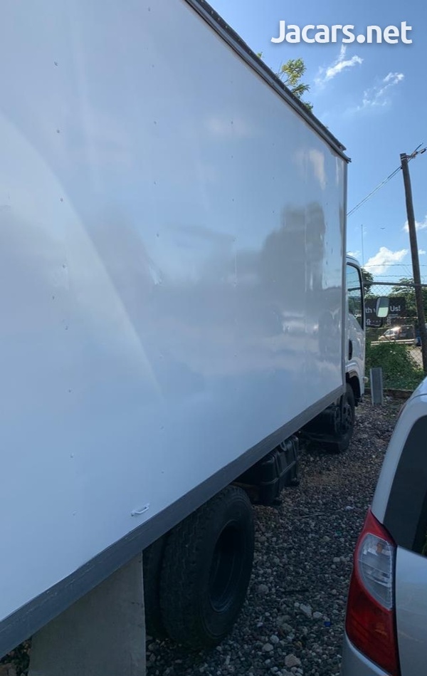 Isuzu Box Body Truck-5