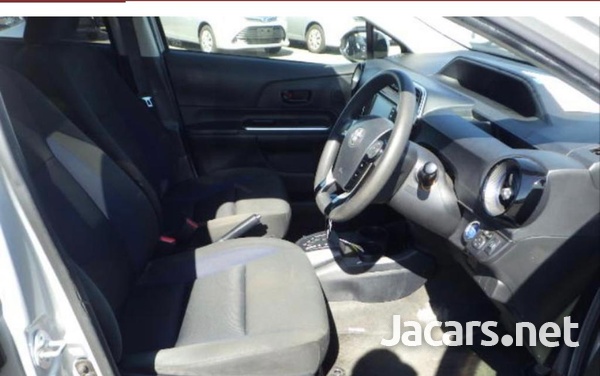 Toyota Aqua 1,5L 2017-6