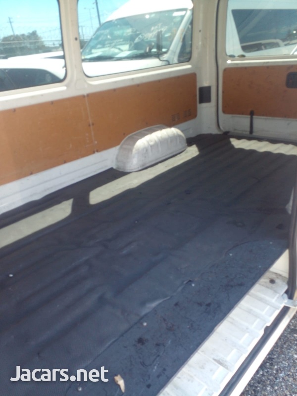 Toyota Hiace 2,0L 2014-4