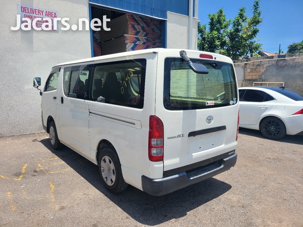 Toyota Hiace 2,0L 2012-3