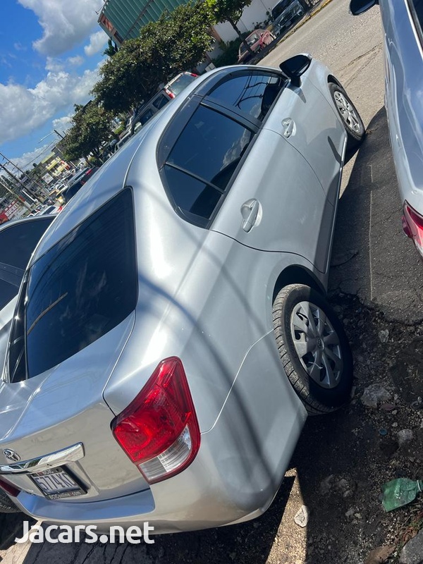 Toyota Axio 1,6L 2013-9