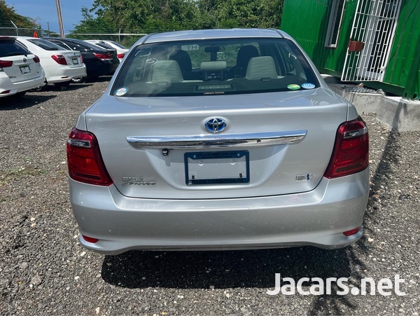 Toyota Axio 1,5L 2017-9