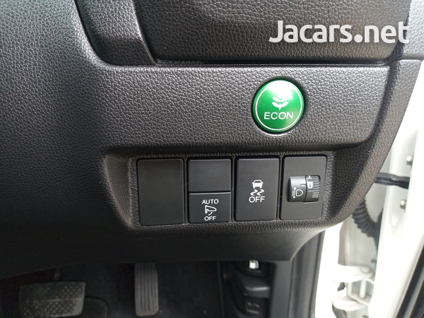 Honda Fit 1,3L 2015-9