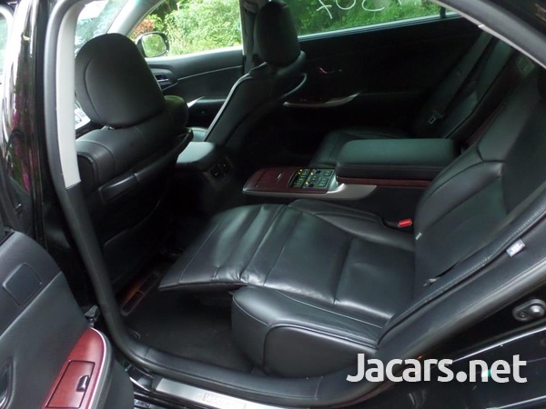 Toyota Crown 4,6L 2013-6
