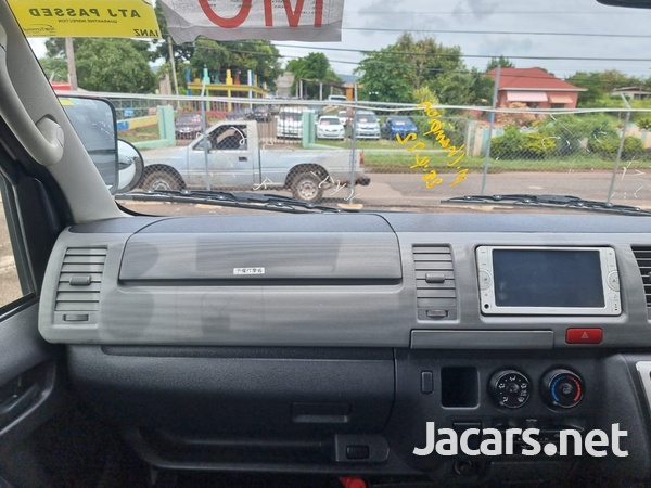 Toyota Hiace 2,0L 2014-7