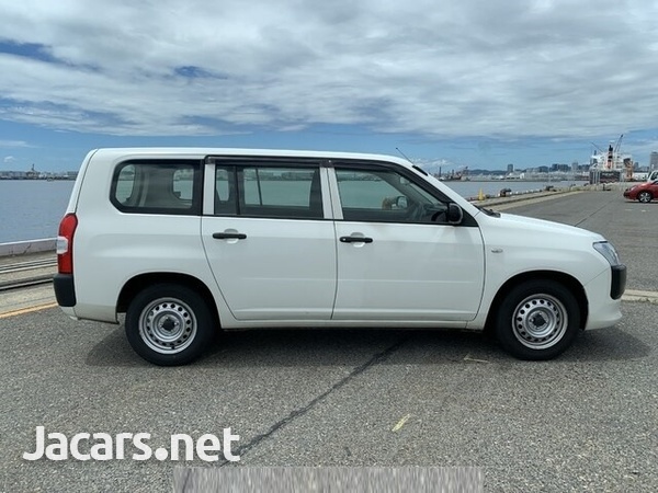 Toyota Probox 1,3L 2017-8