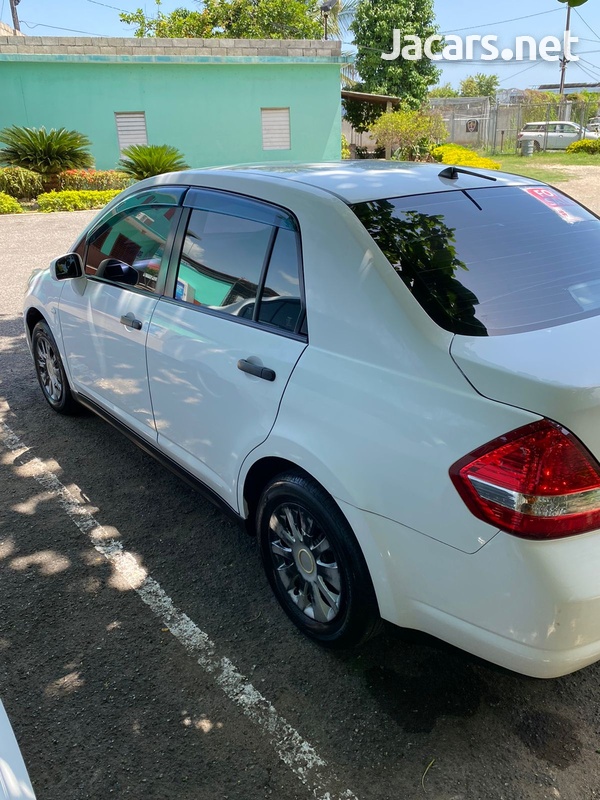 Nissan Tiida 1,5L 2012-4
