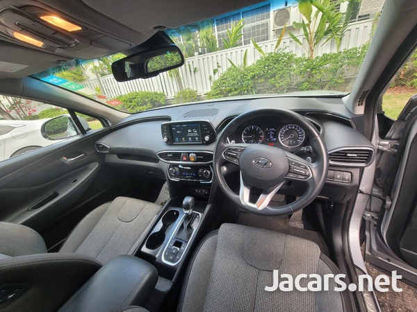 Hyundai Santa Fe 2,2L 2019-5