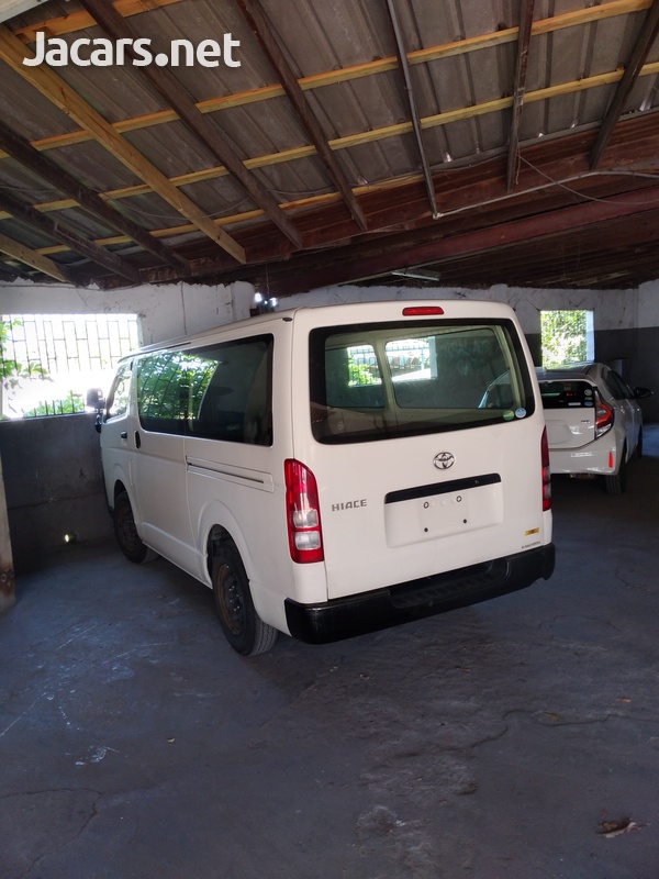 2017 Toyota Hiace-1