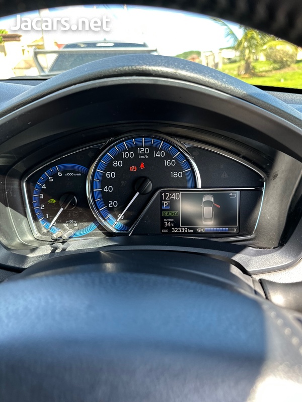 Toyota Axio 1,5L 2015-8