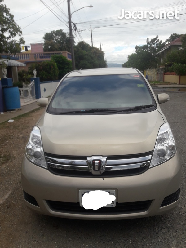 Toyota Isis 1,8L 2012-1