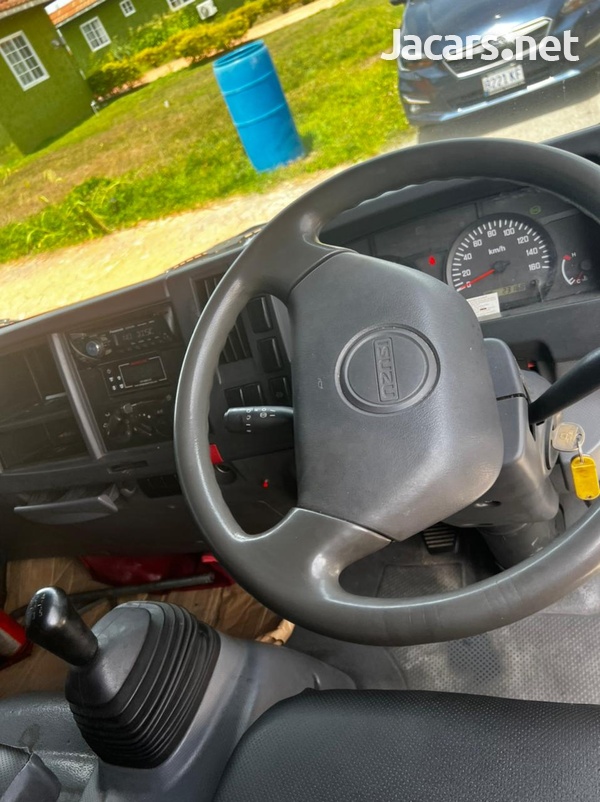 2009 Isuzu Truck-12