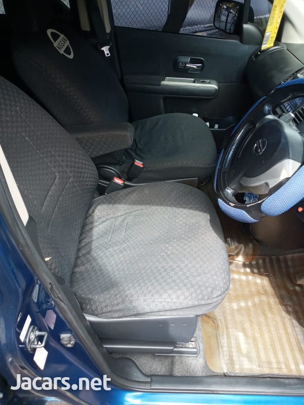Nissan LaFesta 2,0L 2007-6