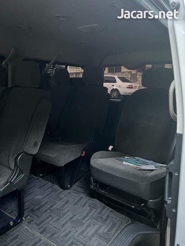 2013 Toyota Hiace-7