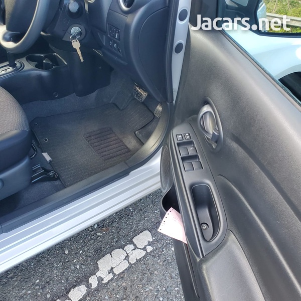 Nissan Latio 1,3L 2016-8