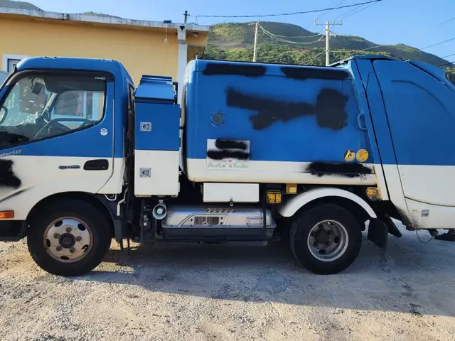 2012 Hino Dutro Garbage Truck, Saint Thomas