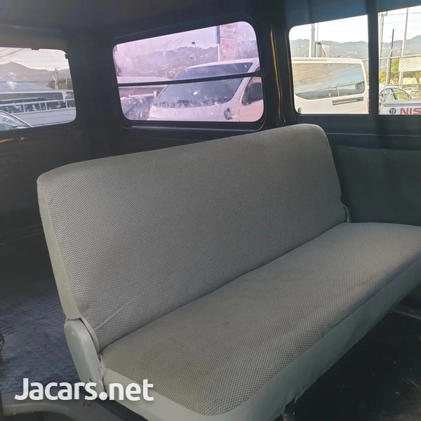 Toyota Hiace 3,0L 2008-7