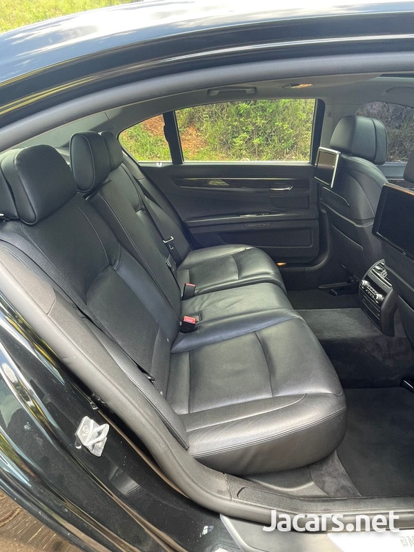 BMW 7-Series 3,0L 2013-8